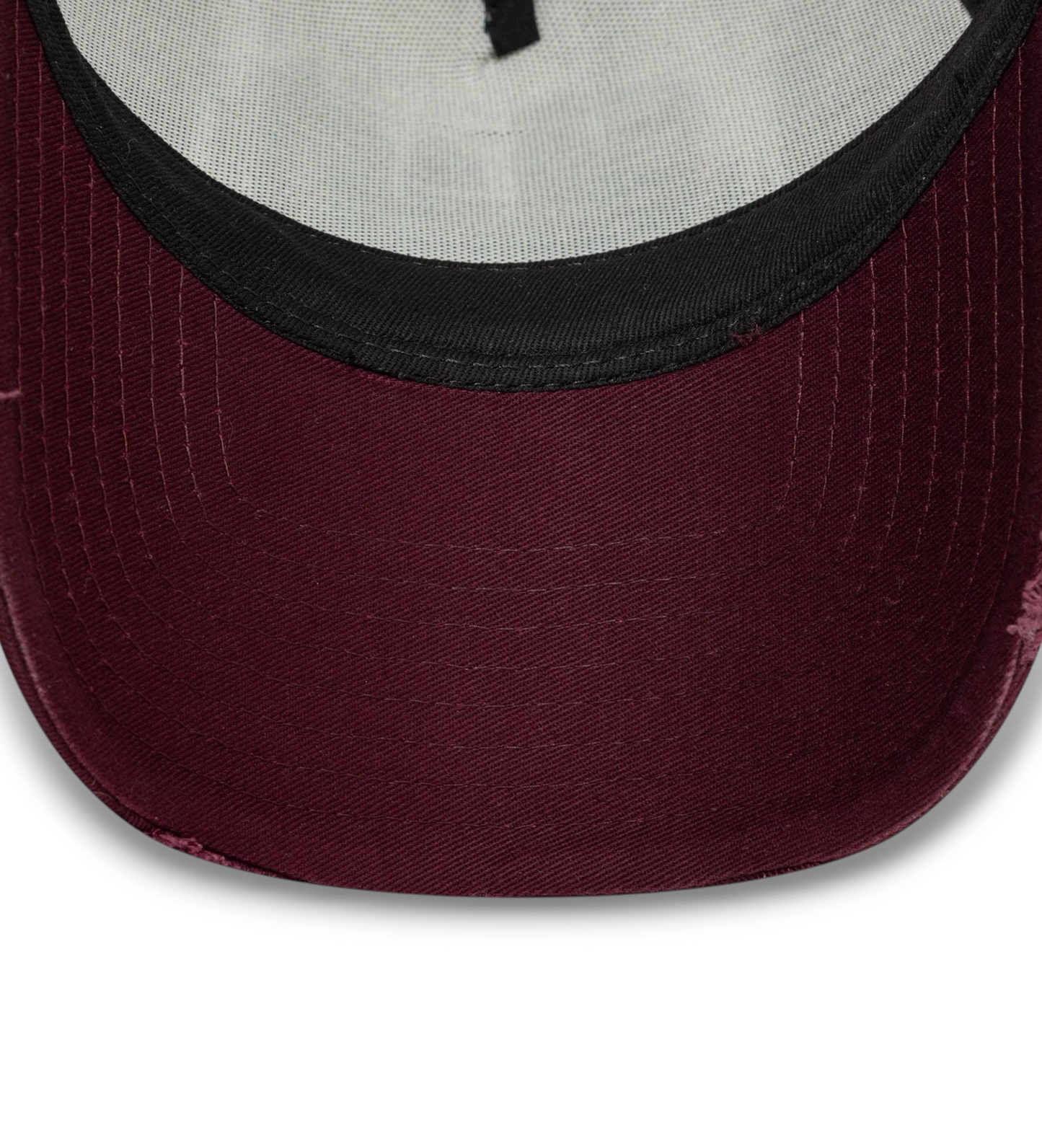 New Era Patch Distressed 9Forty Trucker White Maroon